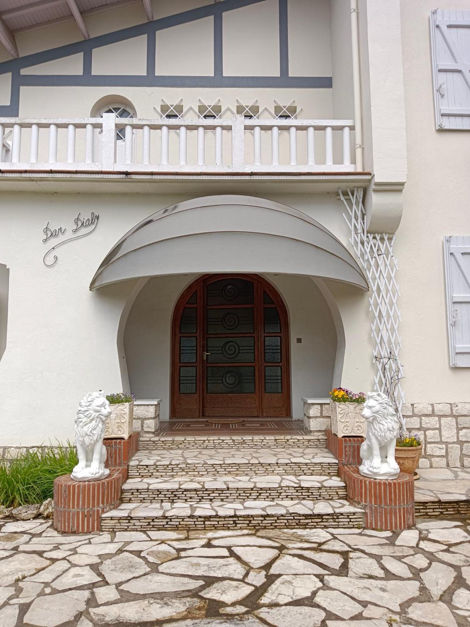 La Maison Basque Sainte-Livrade-sur-Lot Exterior foto